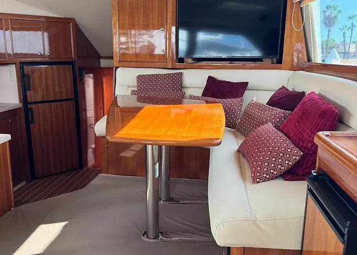 Botel Private Yacht Walk To And Centro Relax *