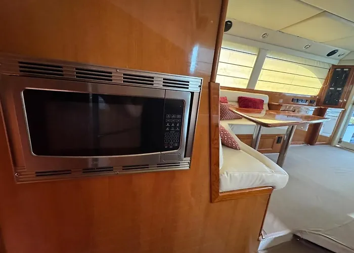 Botel Private Yacht Walk To And Centro Relax *