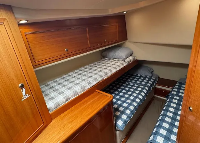 Botel Private Yacht Walk To And Centro Relax *